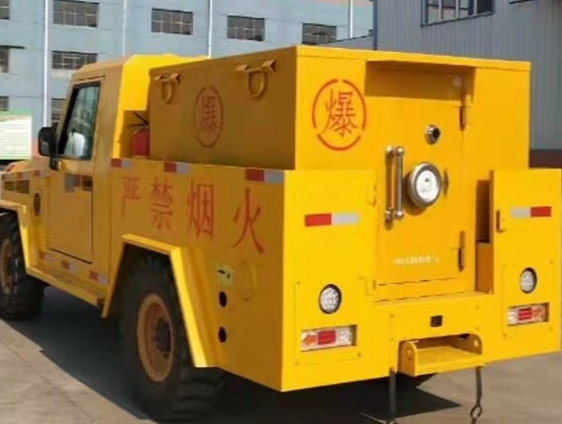 六枝特凯龙爆破器材运输车：保障爆破任务的安全运行